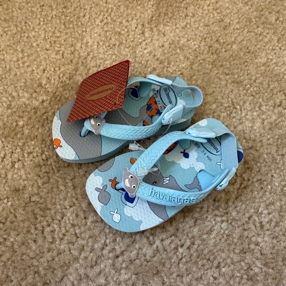 NWT Havaianas Baby Shark Sandals Size 5C
